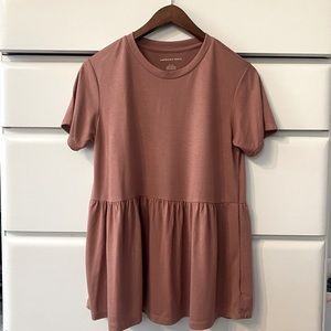 🎒American Eagle Peplum Comfy Soft Scoop Tee